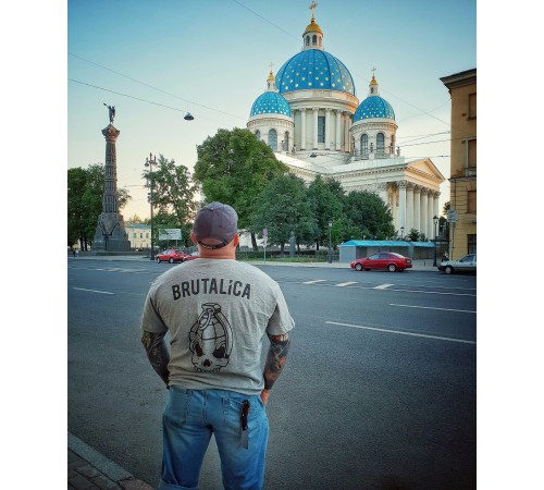 футболка Brutalica